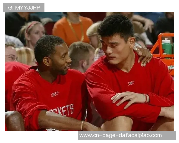 芬奇称赞迪林厄姆与里德默契配合突破篮下表现出色